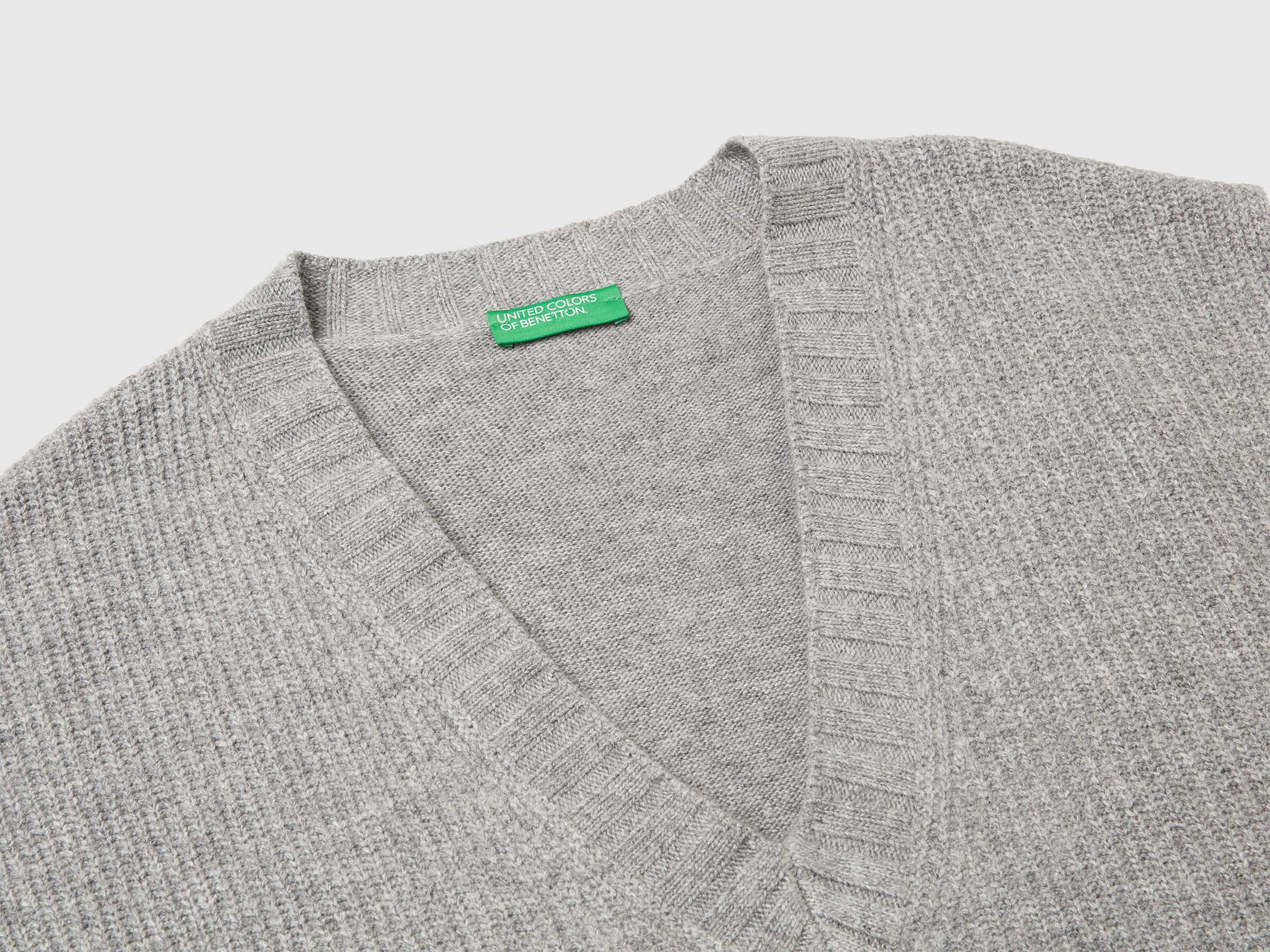 S/L V NECK SWEATER Women image number 7